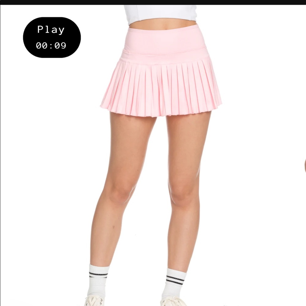 NWOT Gold Hinge tennis skirt Medium